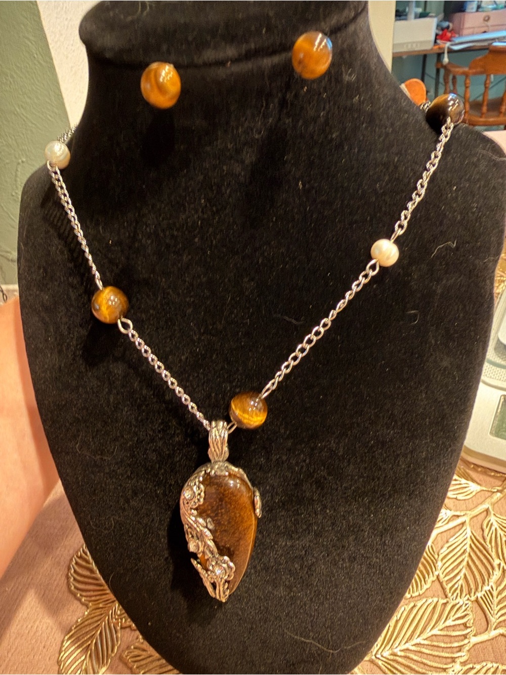 Tigers Eye Teardrop Pendant Necklace - Elegant Women's Jewelry